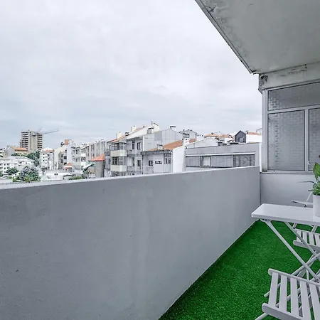 Travel & Live Fernao Magalhaes Apartment