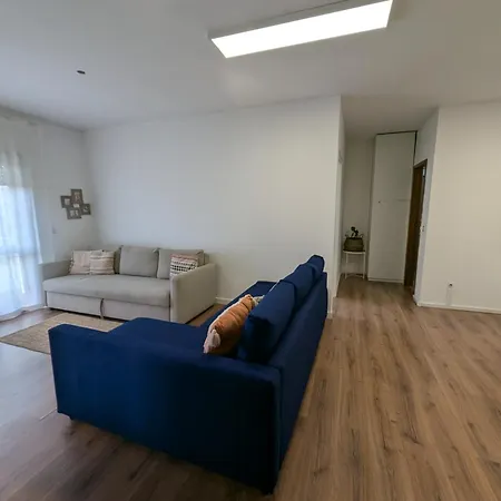 Travel & Live Fernao Magalhaes Apartment