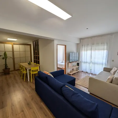 Travel & Live Fernao Magalhaes Porto